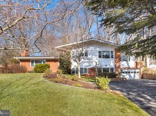 6300 Beachway Dr, Falls Church, VA 22044