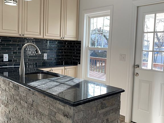  call (732)6484285 
 owner 
