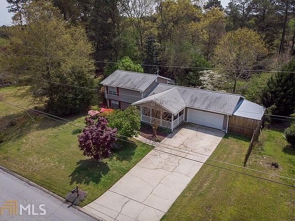 3rd image of 1337 Country Lane Way NE