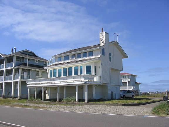 2nd image of 1517 E Ocean Shores Blvd SW
