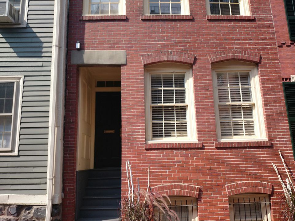 2nd image of 4 Haven St