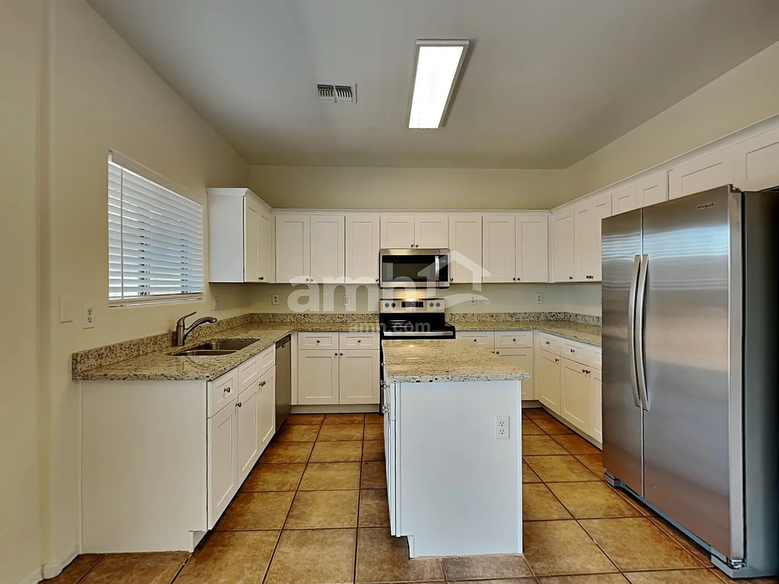 4 bed, 3.0 bath, 2489 sqft, $2,395 — Photo 3