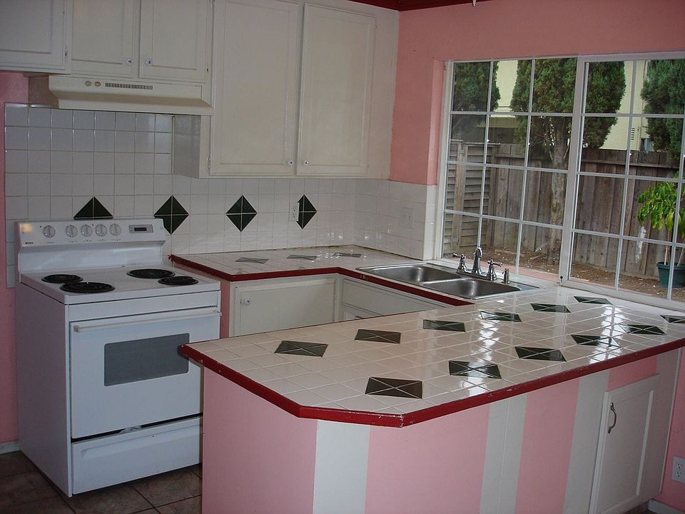 2nd image of 1671 Crucero Dr