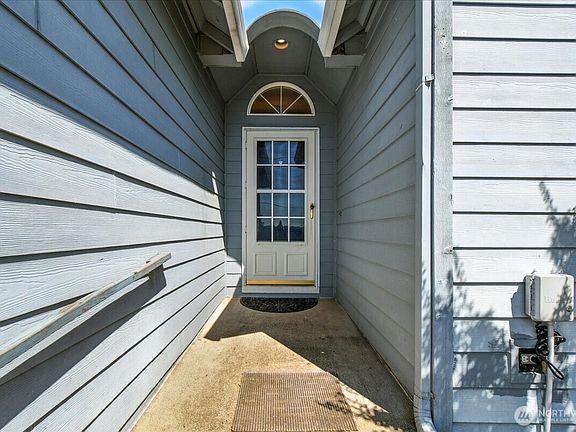 5th image of 4108 NE 41st Street