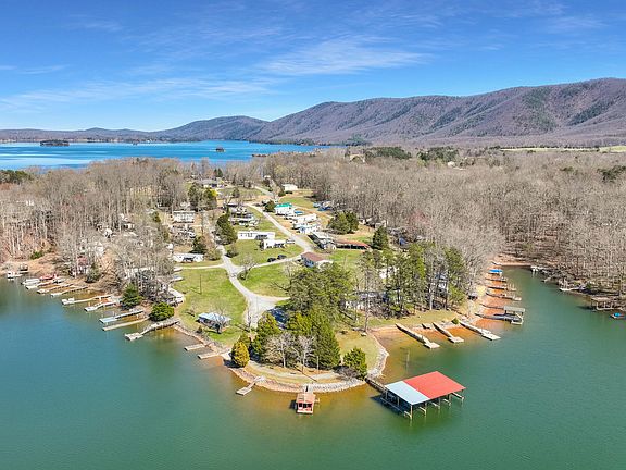 3rd image of 5625 Smith Mountain Rd