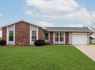 2104 Timber Creek Dr, Manhattan, KS 66502