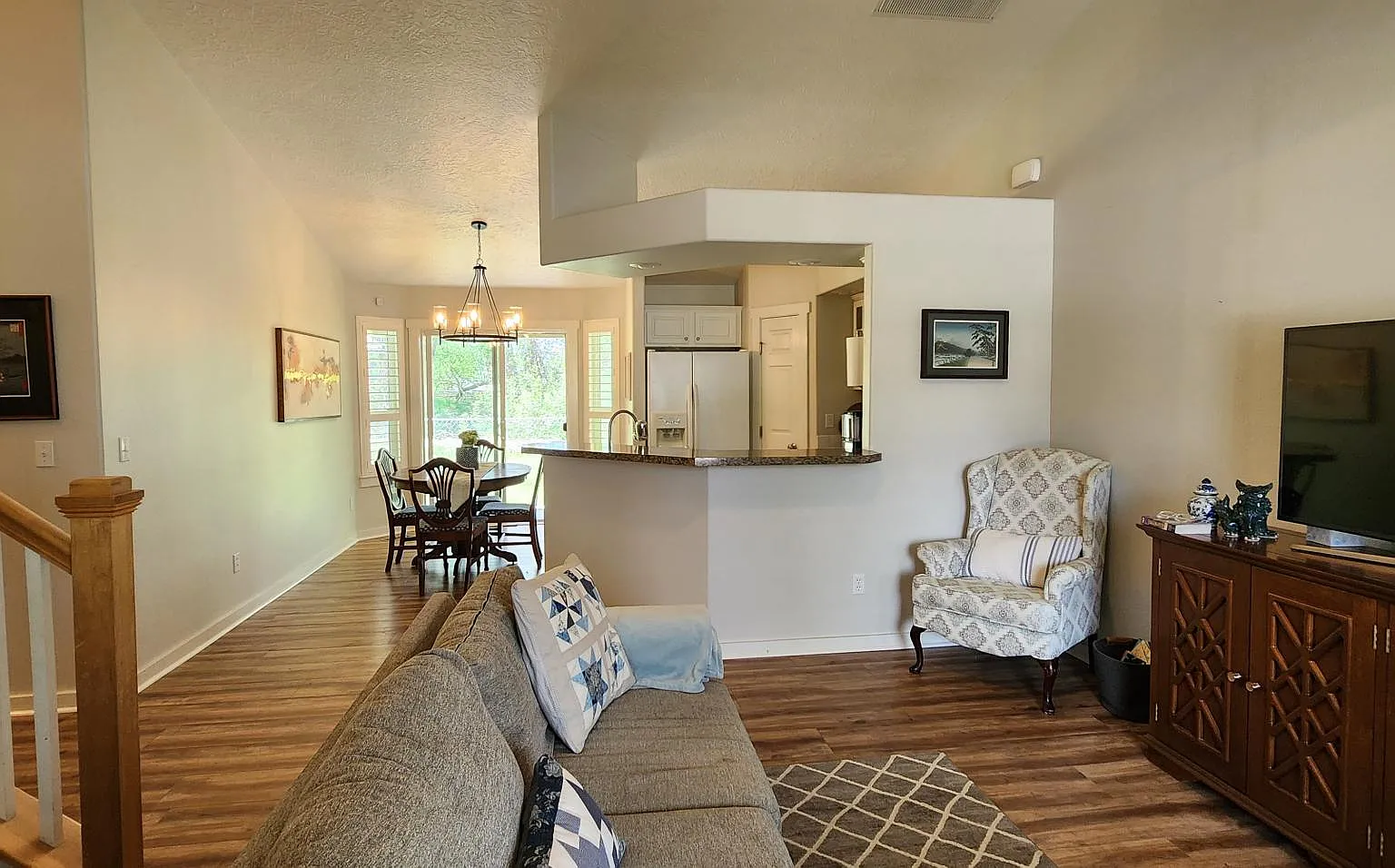3 bed, 2.5 bath, 1511 sqft, $2,170 — Photo 1