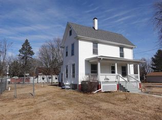1019 W North St, Galesburg, IL 61401