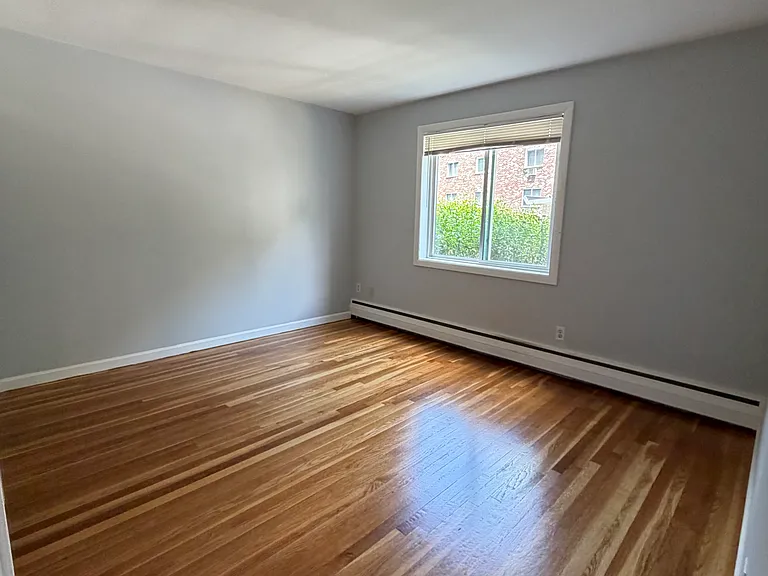 42 Lionel Ave #C — Photo 6