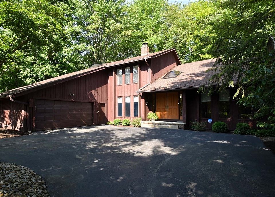 1st image of 3990 E Meadow Ln