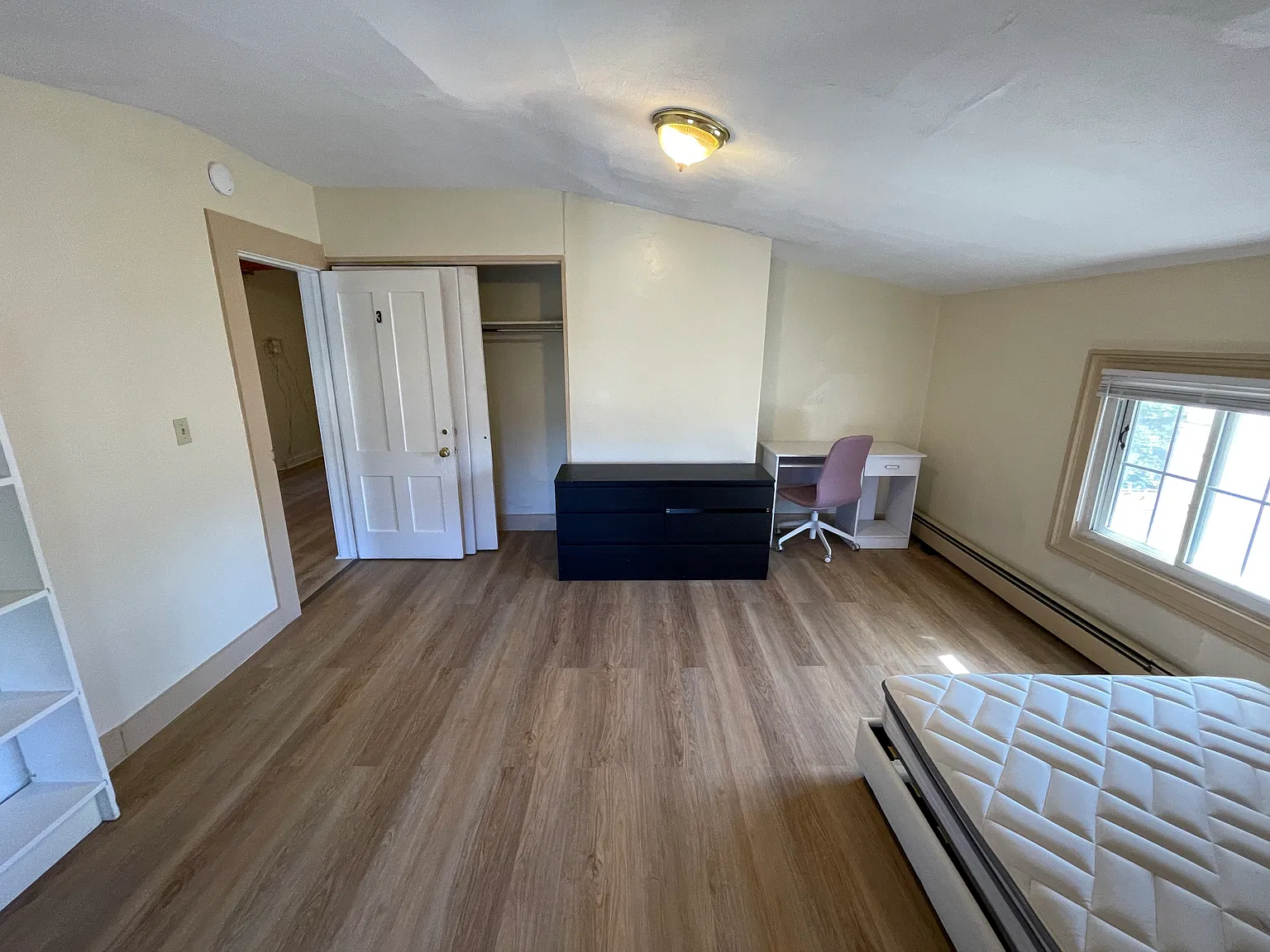 3 bed, 840 sqft, $2,000 — Photo 4