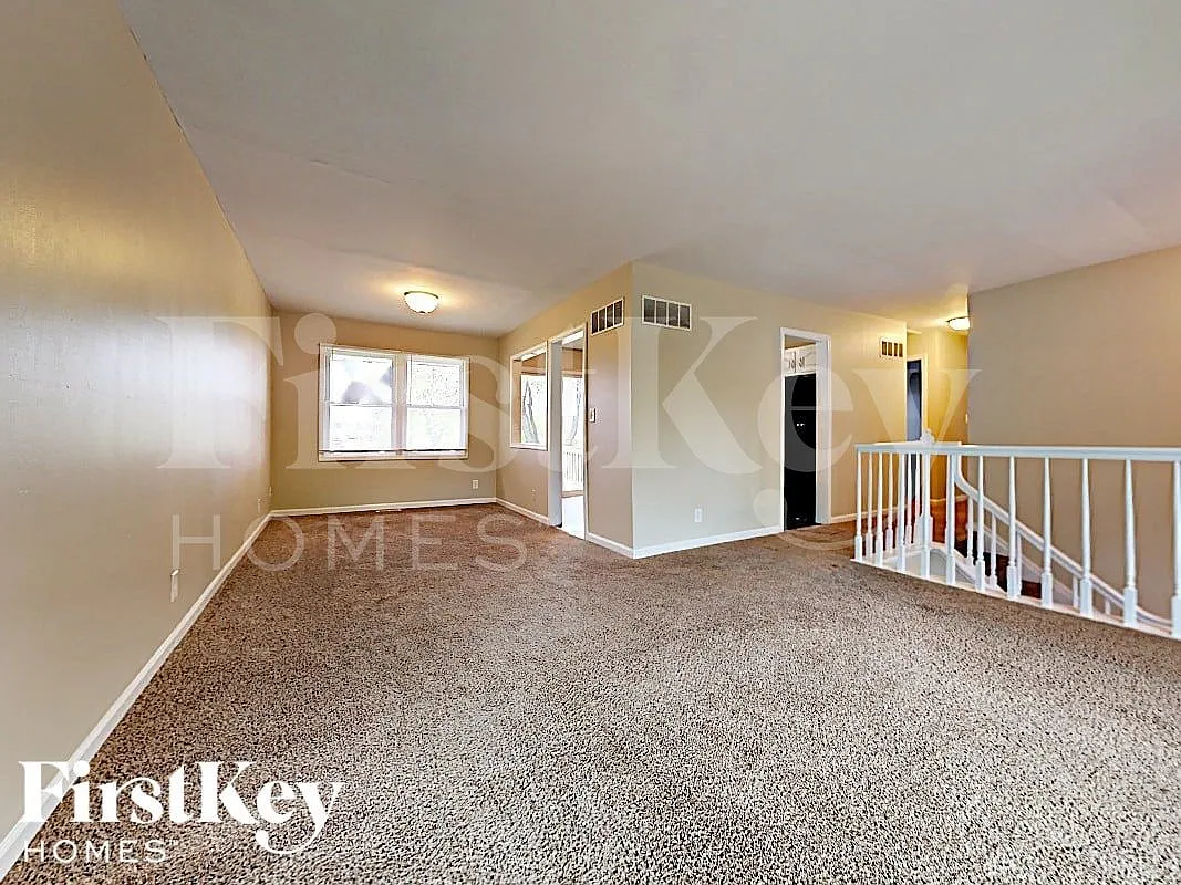 4 bed, 2.0 bath, 1554 sqft, $3,045 — Photo 3