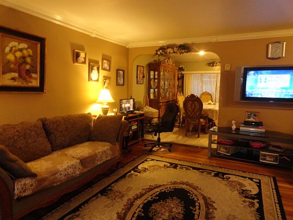 2nd image of 2050 33rd St