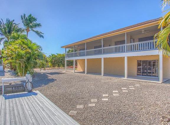 2nd image of 305 Copperfield Ct