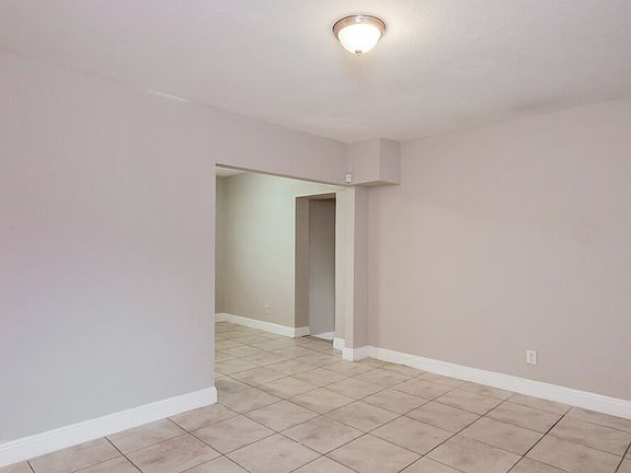 5th image of 1410 NE 156th Ter