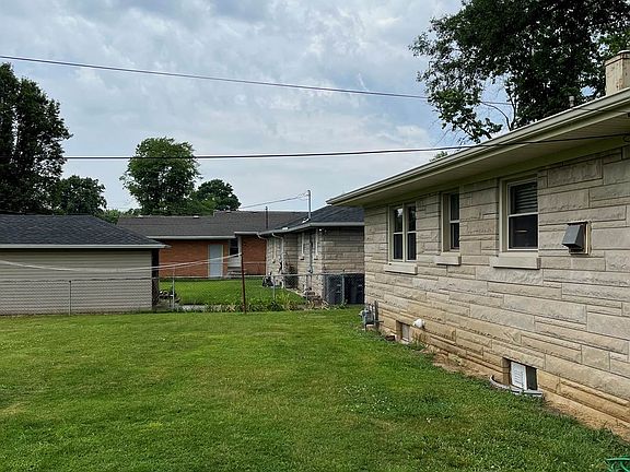 4th image of 1917 Carol Dr