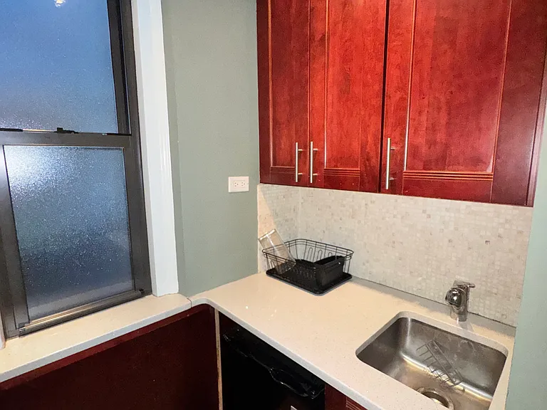22 Grove St #1F — Photo 11