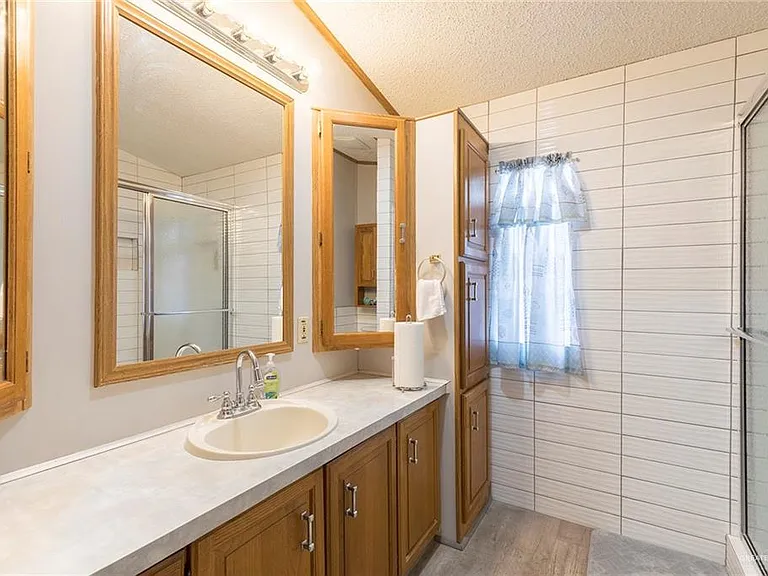 405 Cory Dr — Photo 12