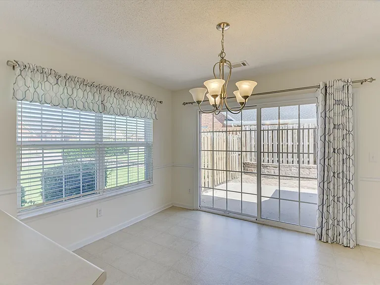 443 Surrey Park Dr SE — Photo 20