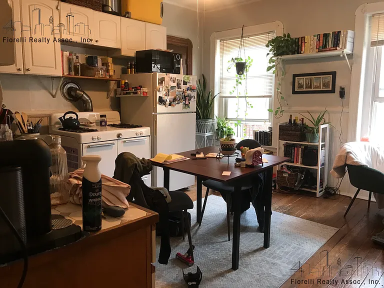 Charter St — Photo 20