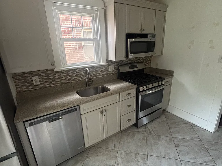 904 S Braddock Ave — Photo 11