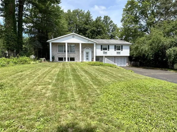 3541 Smith Dr, Endicott, NY 13760