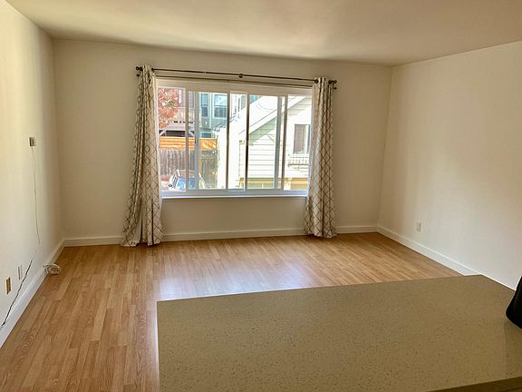 3rd image of 220 Fair Oaks St #4