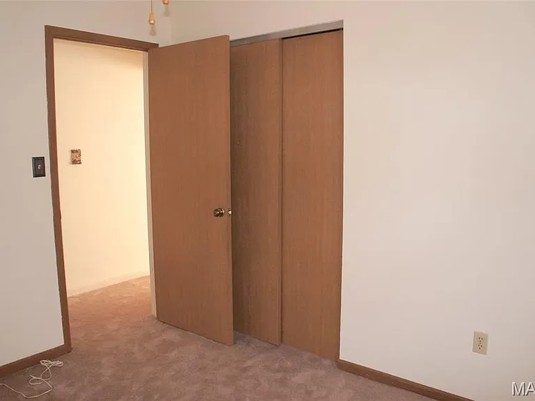 1420 Royal Oak Ct — Photo 11