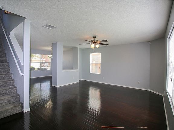 5th image of 321 Blairwood Dr