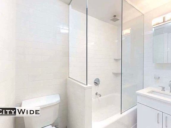 4th image of 137 E 38th St #1M