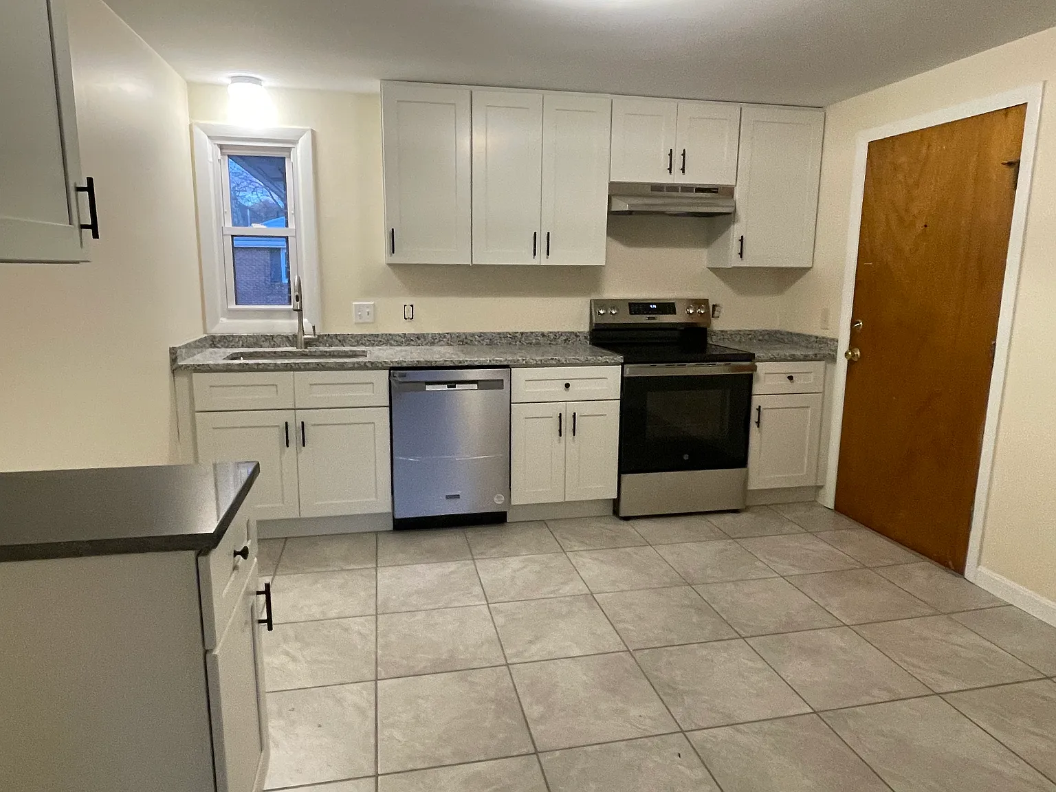 177 Crescent St — Photo 3