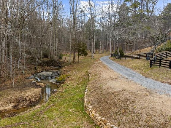 4th image of 383 Liberty Grove Rd