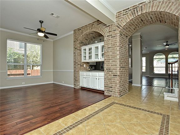 Formal Dining/bar