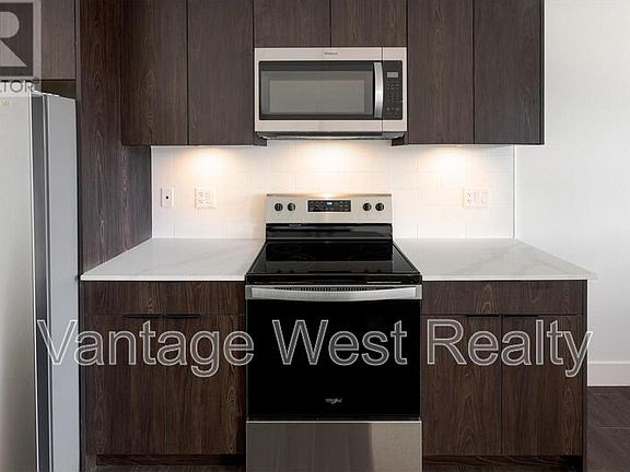 3rd image of 235 Taylor Rd #2
