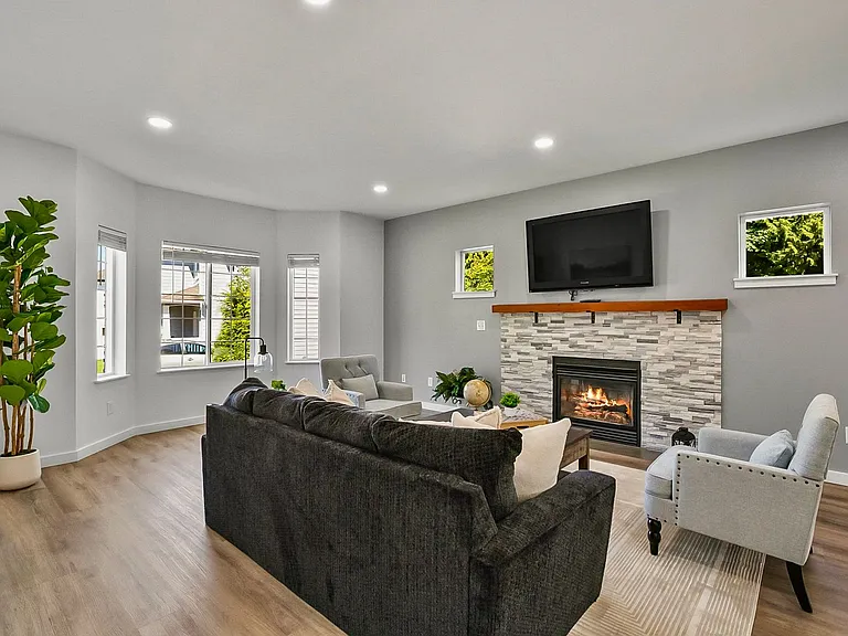 1320 Weaver Way — Photo 4