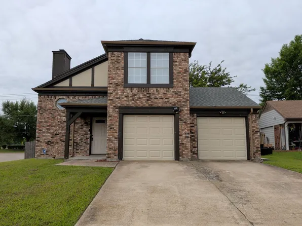 318 Spanish Moss Dr, Arlington, TX 76018
