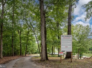 4 Pine Harbour Dr, Mineral, VA 23117