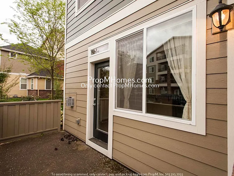 868 NW Council Dr — Photo 15