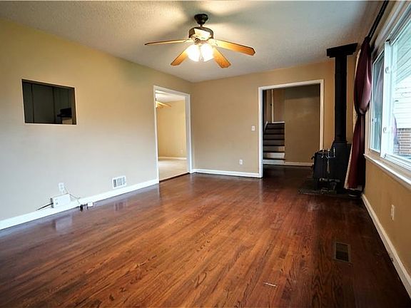 3rd image of 3809 Chatham Dr