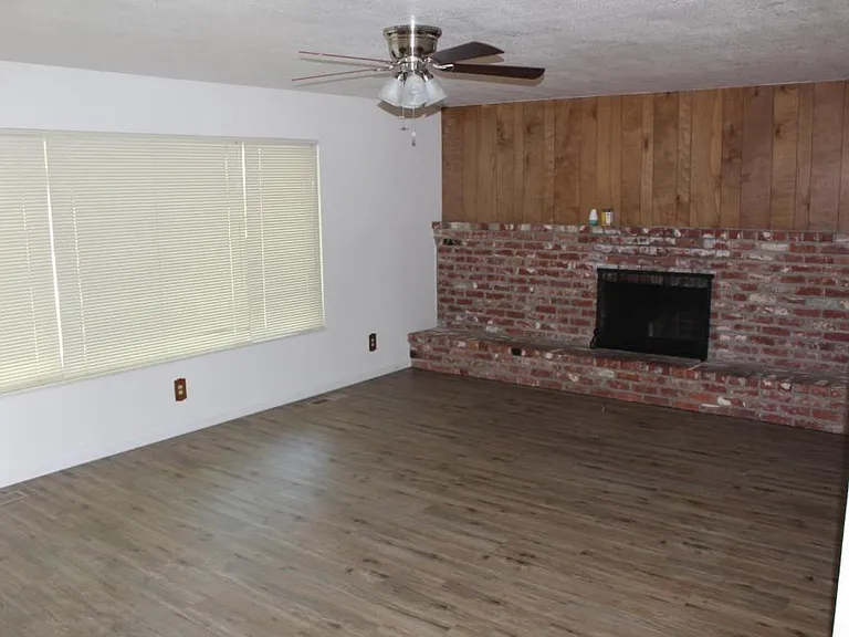 455 Vassar Ave — Photo 3
