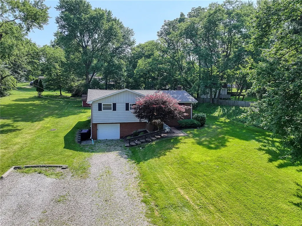 325 Clements Rd photo 1