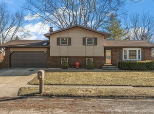 2877 Charlotte St, Portage, IN 46368