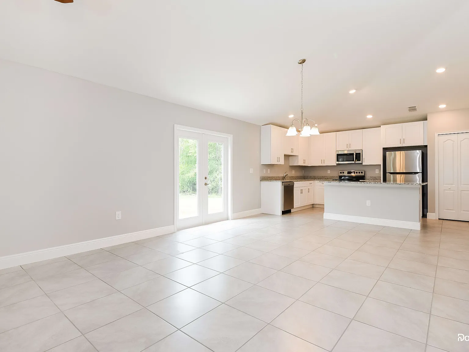 4 bed, 2.0 bath, 1634 sqft, $1,950 — Photo 2