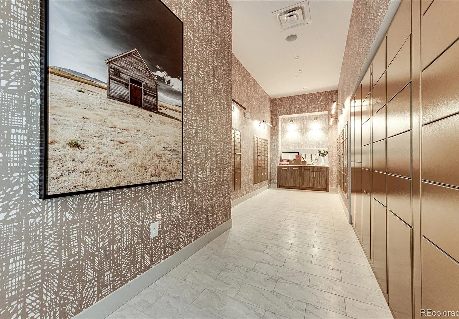 Encore Cr Condos — Photo 4