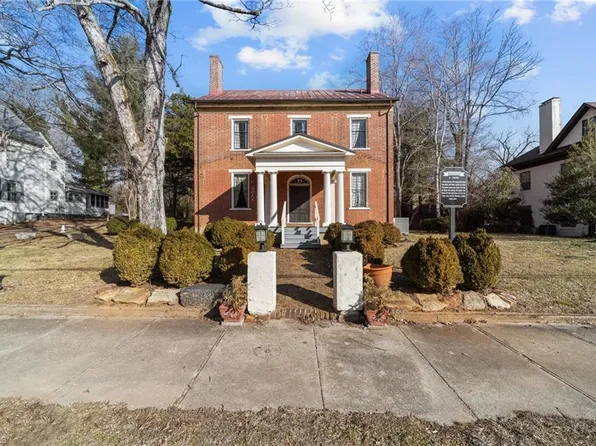 93 Broad St, Milton, NC 27305