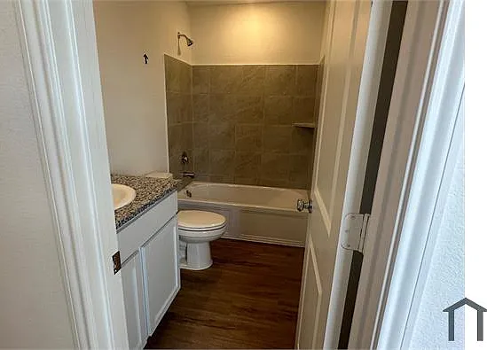 1420 Silver Oak Ln — Photo 12