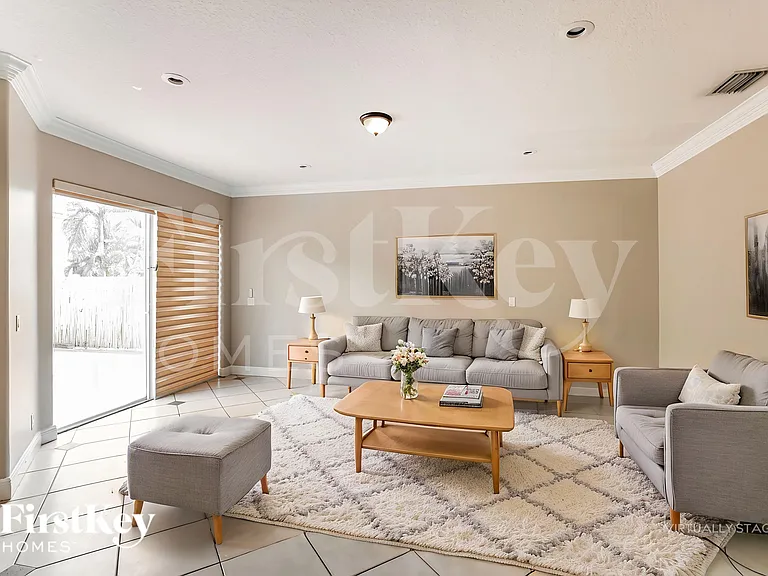 16324 SW 15th St — Photo 3