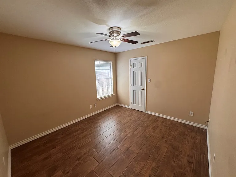 4503 Crockett Ave #B — Photo 12