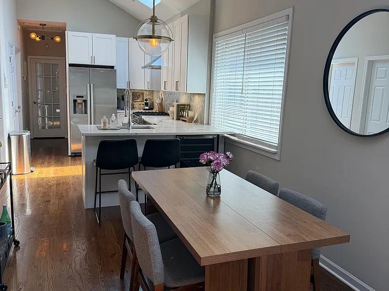 1529 N Bosworth Ave #3 — Photo 5