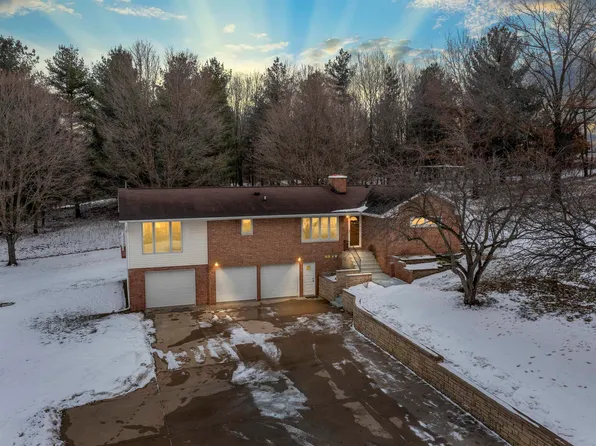 2653 Ivory Ave, Janesville, IA 50647